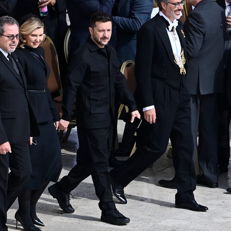 Zelensky Meets With Pope Leo After Inaugural Mass