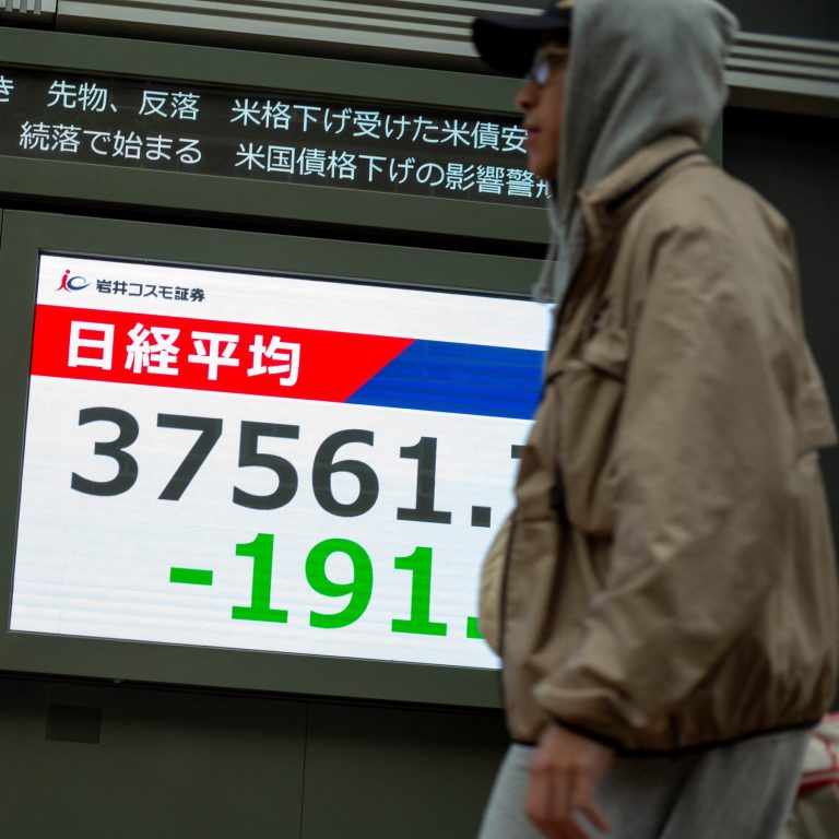 Stocks Fall and Bond Yields Jump on Concerns About US Debt