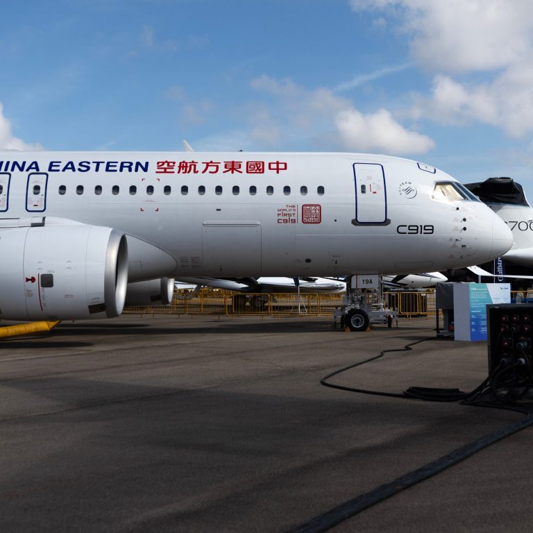 Trump Targets a Plane China Sees as a Power Symbol