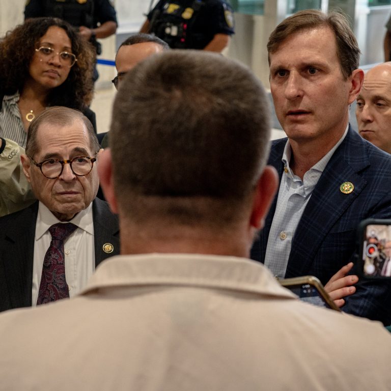 What’s Inside a 10th Floor ICE Office? New York Democrats Want to Know.