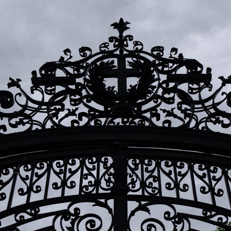 Behind Closed Doors, Harvard Officials Debate a Risky Truce With Trump
